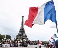 Francia recibe la antorcha para los Juegos Olímpicos de París 2024